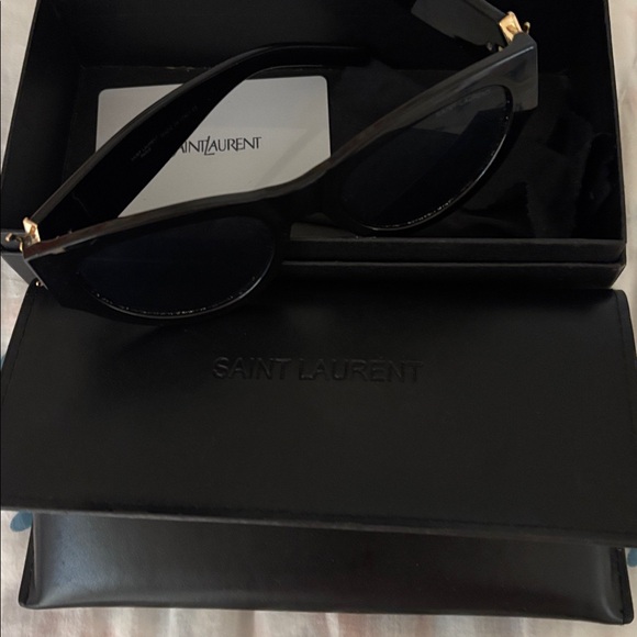 Saint Laurent sunglasses Black - Picture 8 of 8